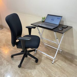 Medium size rectangular laptop table