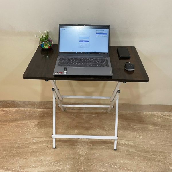 Medium size rectangular laptop table